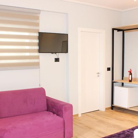 סרנדה Bebi Hotel And Apartments מראה חיצוני תמונה