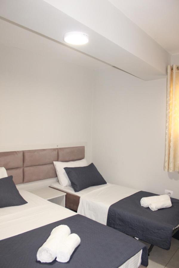 סרנדה Bebi Hotel And Apartments מראה חיצוני תמונה