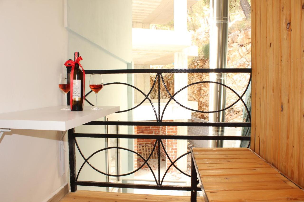 סרנדה Bebi Hotel And Apartments מראה חיצוני תמונה