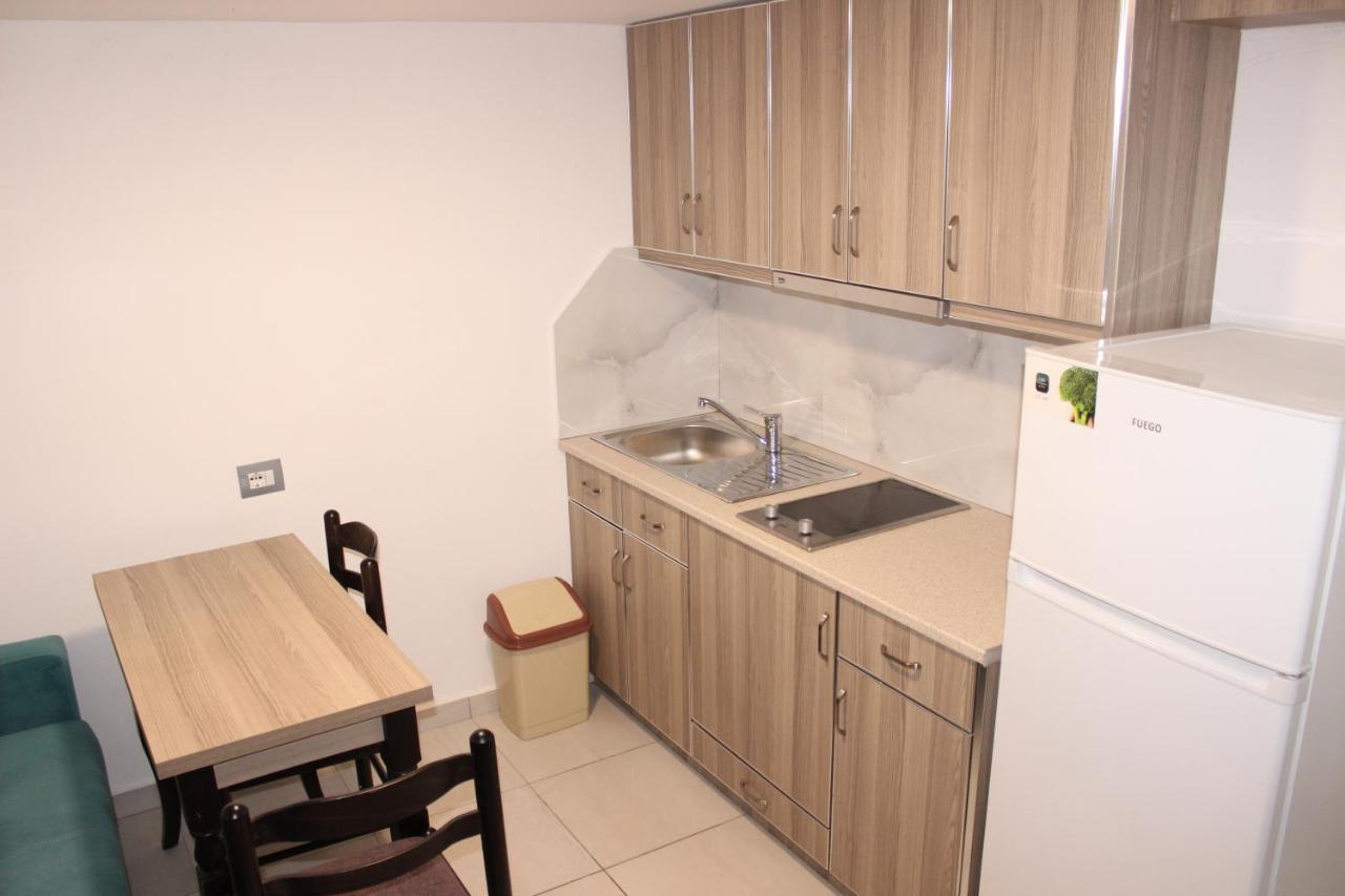 סרנדה Bebi Hotel And Apartments מראה חיצוני תמונה