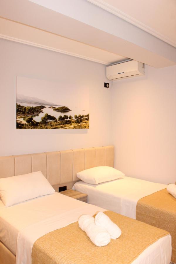 סרנדה Bebi Hotel And Apartments מראה חיצוני תמונה