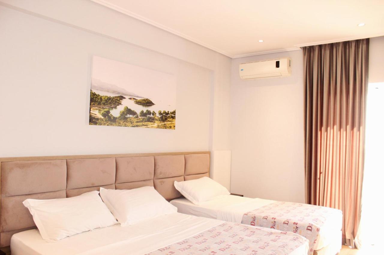 סרנדה Bebi Hotel And Apartments מראה חיצוני תמונה