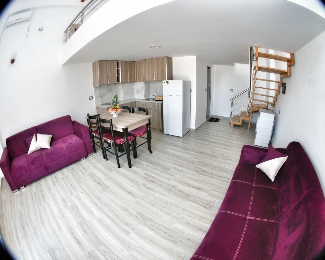 סרנדה Bebi Hotel And Apartments מראה חיצוני תמונה