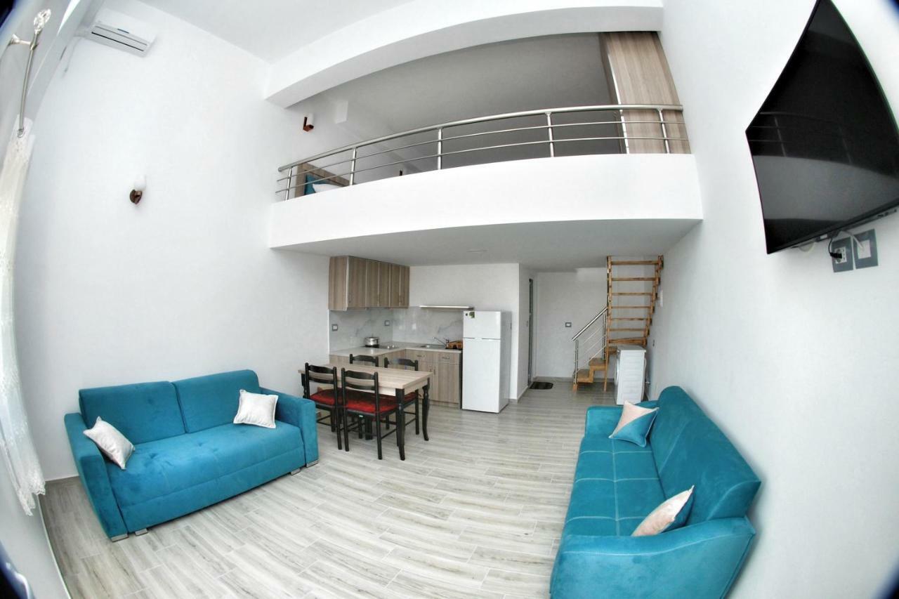 סרנדה Bebi Hotel And Apartments מראה חיצוני תמונה