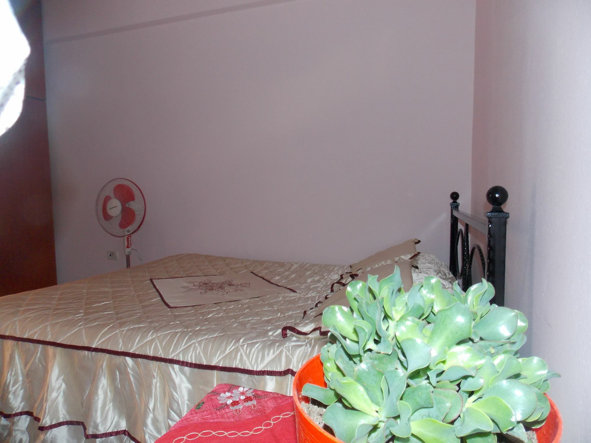 סרנדה Bebi Hotel And Apartments מראה חיצוני תמונה