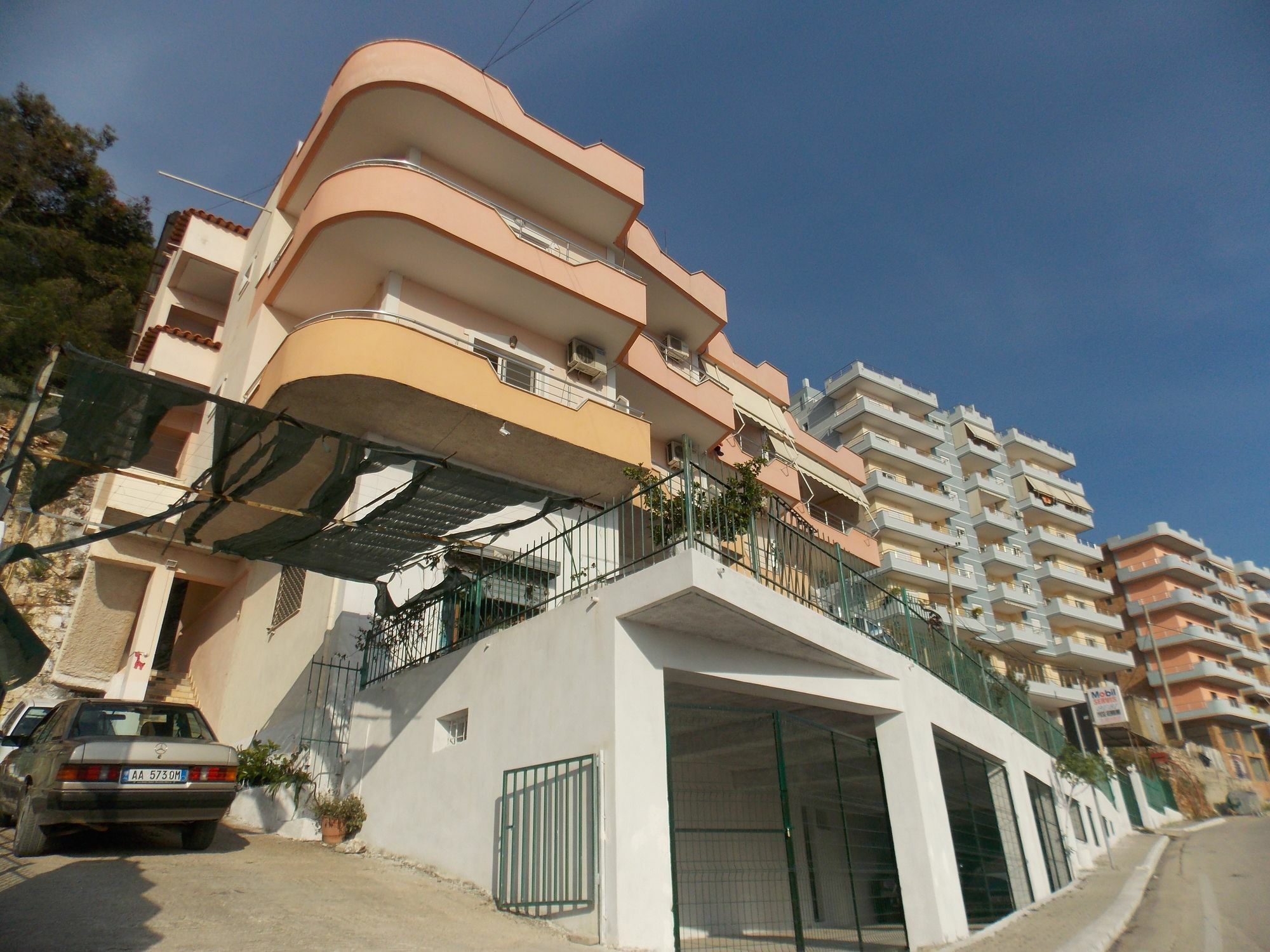 סרנדה Bebi Hotel And Apartments מראה חיצוני תמונה