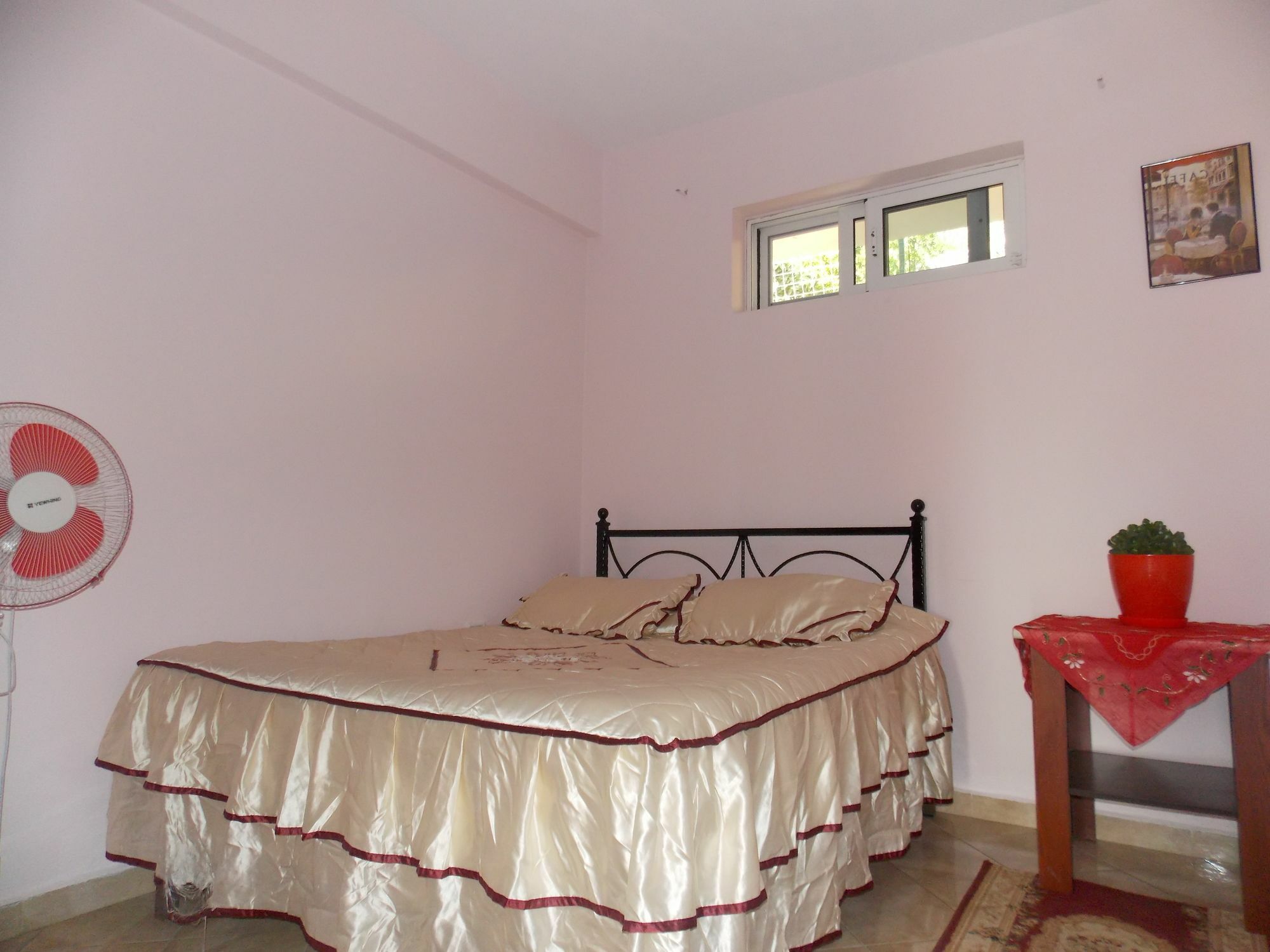 סרנדה Bebi Hotel And Apartments מראה חיצוני תמונה